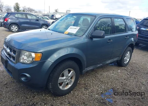 2012 Ford Escape Xls z USA, uszkodzony, nr VIN 1FMCU0C75CKA13745